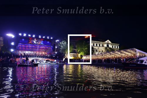 Amsterdam 5 mei 2022
5 mei concert op de amstel bij Carre met oa aanwezig Koning Willem Alexander en Koningin Maxima .
