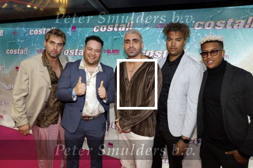 Amsterdam 20 april 2022
Premiere Costa in Tuschinski. Castleden oa , Katja Schuurman Abbey Hoes Soy Kroon Stephanie v Eer Oscar Aerts Sinan Eroglu Roeland Fernhout Tina de Bruin en Lisa Zweerman . De regisseur is Jon Karhaus en Diederik Jekel heeft het script geschreven. Afrobros en Manuel Broekman