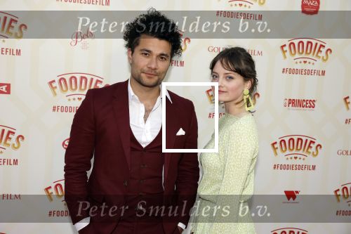 Amsterdam 10 mei 2022
Premiere Foodies in Tuschinski met oa Ilse warringa Holly Brood Sanne Langelaar Sanne Vogel Sinan Eroglu Quiah Shilue Roue Verveer en Johanna Hagen. Alkan Coklu met Shelley Bos