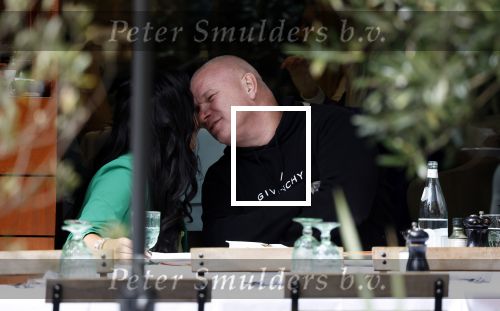 Amsterdam 23 april 2022
Amanda Balk met haar nieuwe vriend Edward den Hollander in Amsterdam bij Ferilli. Ze kwamen aanrijden met zijn Rolls Royce