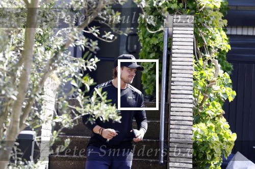 Mijdrecht 11 mei 2022
Andre Hazes vertrekt vanaf het huis van zijn moeder Rachel om te gaan sporten .