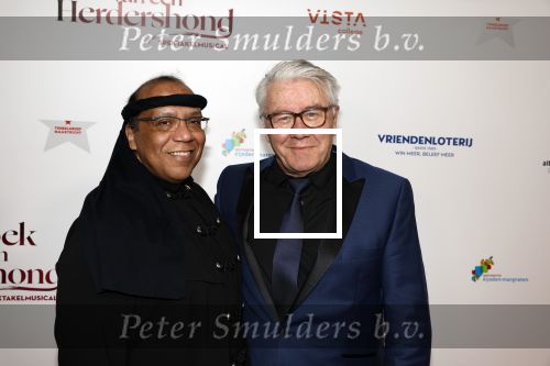 Maastricht 8 mei 2022
Premiere dagboek van en herdershond in het MECC .
Barrie Stevens kwam met een kennis