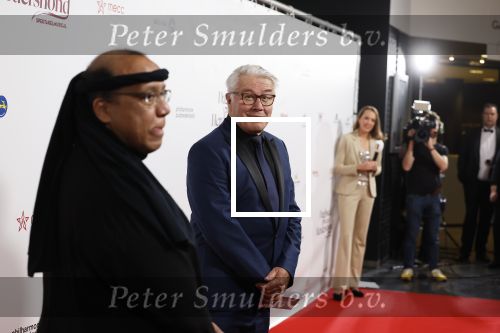Maastricht 8 mei 2022
Premiere dagboek van en herdershond in het MECC .
Barrie Stevens kwam met een kennis