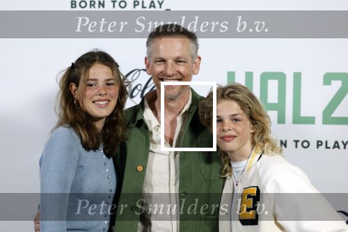 Utrecht 24 april 2022
Opening hal 22.        ( Padel bowling fitness en squash)
De eigenaren zijn Marco v Basten Frank Rijkaard Parry Overeem Barry Atsma en Edwin Oosterlaar. Barry kwam met zijn partner Noortje Herlaar en zijn 2 dochter. Ook zijn vader was erbij . Die werd die dag 80 jaar oud.