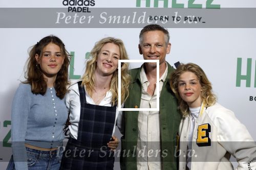 Utrecht 24 april 2022
Opening hal 22.        ( Padel bowling fitness en squash)
De eigenaren zijn Marco v Basten Frank Rijkaard Parry Overeem Barry Atsma en Edwin Oosterlaar. Barry kwam met zijn partner Noortje Herlaar en zijn 2 dochter. Ook zijn vader was erbij . Die werd die dag 80 jaar oud.