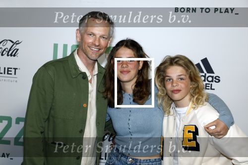 Utrecht 24 april 2022
Opening hal 22.        ( Padel bowling fitness en squash)
De eigenaren zijn Marco v Basten Frank Rijkaard Parry Overeem Barry Atsma en Edwin Oosterlaar. Barry kwam met zijn partner Noortje Herlaar en zijn 2 dochters. Ook zijn vader was erbij . Die werd die dag 80 jaar oud.