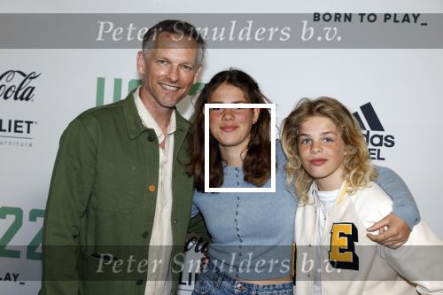 Utrecht 24 april 2022
Opening hal 22.        ( Padel bowling fitness en squash)
De eigenaren zijn Marco v Basten Frank Rijkaard Parry Overeem Barry Atsma en Edwin Oosterlaar. Barry kwam met zijn partner Noortje Herlaar en zijn 2 dochters. Ook zijn vader was erbij . Die werd die dag 80 jaar oud.