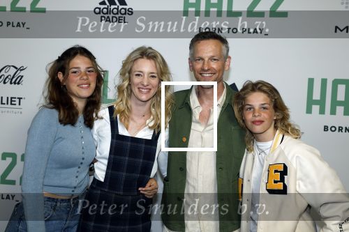 Utrecht 24 april 2022
Opening hal 22.        ( Padel bowling fitness en squash)
De eigenaren zijn Marco v Basten Frank Rijkaard Parry Overeem Barry Atsma en Edwin Oosterlaar. Barry kwam met zijn partner Noortje Herlaar en zijn 2 dochters. Ook zijn vader was erbij . Die werd die dag 80 jaar oud.