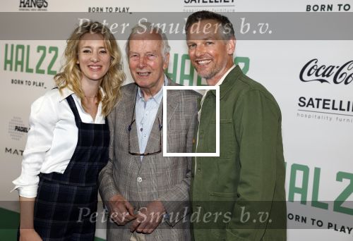 Utrecht 24 april 2022
Opening hal 22.        ( Padel bowling fitness en squash)
De eigenaren zijn Marco v Basten Frank Rijkaard Parry Overeem Barry Atsma en Edwin Oosterlaar. Barry kwam met zijn partner Noortje Herlaar en zijn 2 dochters. Ook zijn vader was erbij . Die werd die dag 80 jaar oud.