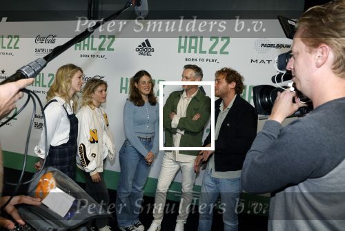 Utrecht 24 april 2022
Opening hal 22.        ( Padel bowling fitness en squash)
De eigenaren zijn Marco v Basten Frank Rijkaard Parry Overeem Barry Atsma en Edwin Oosterlaar. Barry kwam met zijn partner Noortje Herlaar en zijn 2 dochters. Ook zijn vader was erbij . Die werd die dag 80 jaar oud.