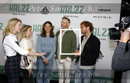 Utrecht 24 april 2022
Opening hal 22.        ( Padel bowling fitness en squash)
De eigenaren zijn Marco v Basten Frank Rijkaard Parry Overeem Barry Atsma en Edwin Oosterlaar. Barry kwam met zijn partner Noortje Herlaar en zijn 2 dochters. Ook zijn vader was erbij . Die werd die dag 80 jaar oud.