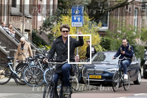 Amsterdam 12 april 2022
Beau v Erven Dorens op de fiets in Amsterdam zuid