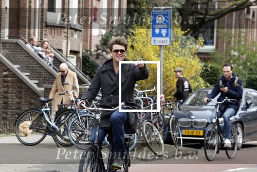 Amsterdam 12 april 2022
Beau v Erven Dorens op de fiets in Amsterdam zuid