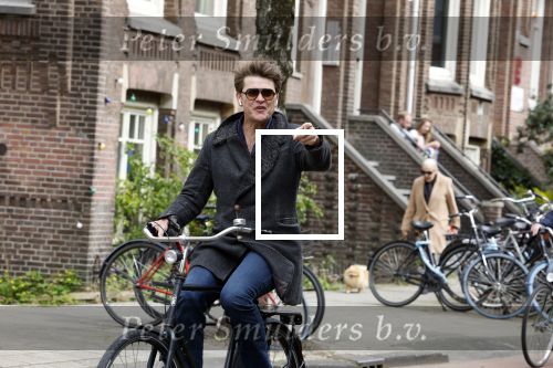 Amsterdam 12 april 2022
Beau v Erven Dorens op de fiets in Amsterdam zuid