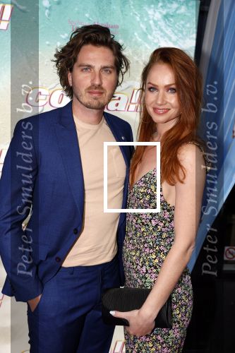 Amsterdam 20 april 2022
Premiere Costa in Tuschinski. Castleden oa , Katja Schuurman Abbey Hoes Soy Kroon Stephanie v Eer Oscar Aerts Sinan Eroglu Roeland Fernhout Tina de Bruin en Lisa Zweerman . De regisseur is Jon Karhaus en Diederik Jekel heeft het script geschreven.  Bertrie Wierenga en Dorian Bindels