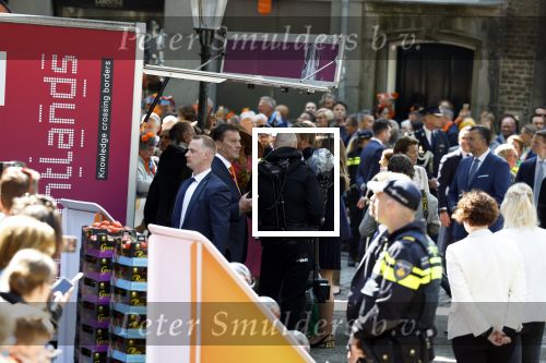 Maastricht 27 april 2022
Koningsdag wordt dit jaar in Maastricht gevierd . Aanwezig Koning Willem Alexander Koningin Maxima Prinses Amalia Prinses Alexia Prinses Ariane Prins Constantijn Prinses Laurentien Prins Maurits Prinses Marilene Prins Bernhard Prinses Annette Prins Floris Prinses Aimee Prins Pieter Christiaan en Prinses Annette. Bertus Holkema