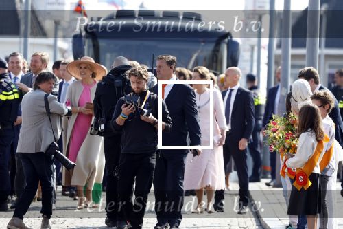 Maastricht 27 april 2022
Koningsdag wordt dit jaar in Maastricht gevierd . Aanwezig Koning Willem Alexander Koningin Maxima Prinses Amalia Prinses Alexia Prinses Ariane Prins Constantijn Prinses Laurentien Prins Maurits Prinses Marilene Prins Bernhard Prinses Annette Prins Floris Prinses Aimee Prins Pieter Christiaan en Prinses Annette. Bertus Holkema