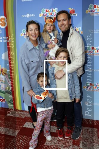 Amsterdam 1 mei 2022
Premiere 2 kleine kleutertjes bedacht door Jan Smit .
Bo Wilkes met man en kinderen