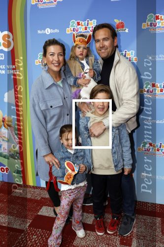 Amsterdam 1 mei 2022
Premiere 2 kleine kleutertjes bedacht door Jan Smit .
Bo Wilkes met man en kinderen