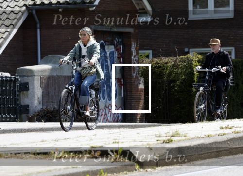 Amsterdam 6 mei 2022
De ouders van Bridget Maasland op de fiets in Amsterdam zuid