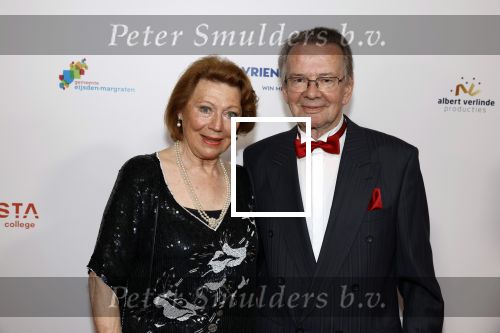 Maastricht 8 mei 2022
Premiere dagboek van en herdershond in het MECC .
Bruni Heinke kwam met Jo de Meyere