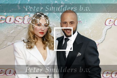 Amsterdam 20 april 2022
Premiere Costa in Tuschinski. Castleden oa , Katja Schuurman Abbey Hoes Soy Kroon Stephanie v Eer Oscar Aerts Sinan Eroglu Roeland Fernhout Tina de Bruin en Lisa Zweerman . De regisseur is Jon Karhaus en Diederik Jekel heeft het script geschreven. Jon en Carolien Spoor