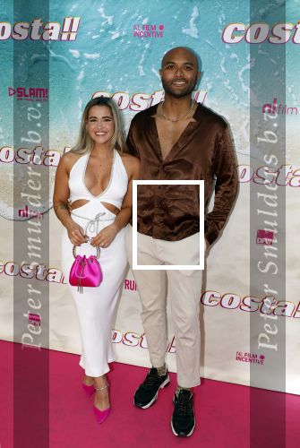 Amsterdam 20 april 2022
Premiere Costa in Tuschinski. Castleden oa , Katja Schuurman Abbey Hoes Soy Kroon Stephanie v Eer Oscar Aerts Sinan Eroglu Roeland Fernhout Tina de Bruin en Lisa Zweerman . De regisseur is Jon Karhaus en Diederik Jekel heeft het script geschreven. Carre Albers en Denzel Von Deira