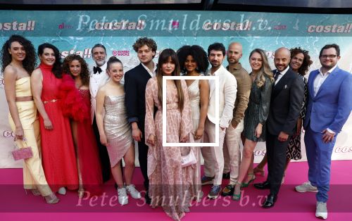 Amsterdam 20 april 2022
Premiere Costa in Tuschinski. Castleden oa , Katja Schuurman Abbey Hoes Soy Kroon Stephanie v Eer Oscar Aerts Sinan Eroglu Roeland Fernhout Tina de Bruin en Lisa Zweerman . De regisseur is Jon Karhaus en Diederik Jekel heeft het script geschreven.