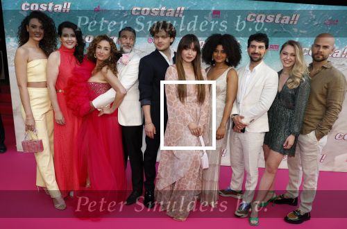 Amsterdam 20 april 2022
Premiere Costa in Tuschinski. Castleden oa , Katja Schuurman Abbey Hoes Soy Kroon Stephanie v Eer Oscar Aerts Sinan Eroglu Roeland Fernhout Tina de Bruin en Lisa Zweerman . De regisseur is Jon Karhaus en Diederik Jekel heeft het script geschreven.