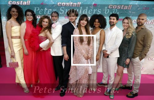 Amsterdam 20 april 2022
Premiere Costa in Tuschinski. Castleden oa , Katja Schuurman Abbey Hoes Soy Kroon Stephanie v Eer Oscar Aerts Sinan Eroglu Roeland Fernhout Tina de Bruin en Lisa Zweerman . De regisseur is Jon Karhaus en Diederik Jekel heeft het script geschreven.
