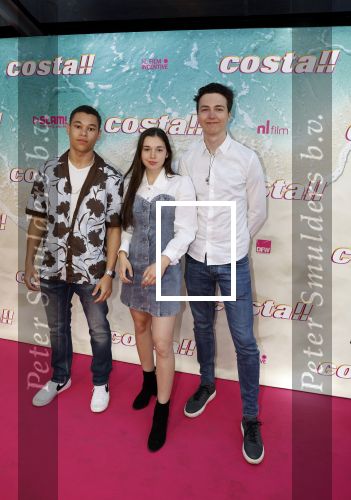 Amsterdam 20 april 2022
Premiere Costa in Tuschinski. Castleden oa , Katja Schuurman Abbey Hoes Soy Kroon Stephanie v Eer Oscar Aerts Sinan Eroglu Roeland Fernhout Tina de Bruin en Lisa Zweerman . De regisseur is Jon Karhaus en Diederik Jekel heeft het script geschreven.