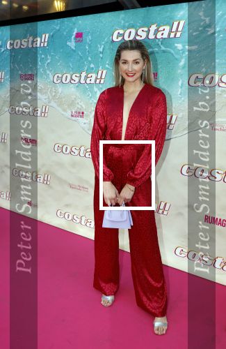 Amsterdam 20 april 2022
Premiere Costa in Tuschinski. Castleden oa , Katja Schuurman Abbey Hoes Soy Kroon Stephanie v Eer Oscar Aerts Sinan Eroglu Roeland Fernhout Tina de Bruin en Lisa Zweerman . De regisseur is Jon Karhaus en Diederik Jekel heeft het script geschreven. Denise Speelman