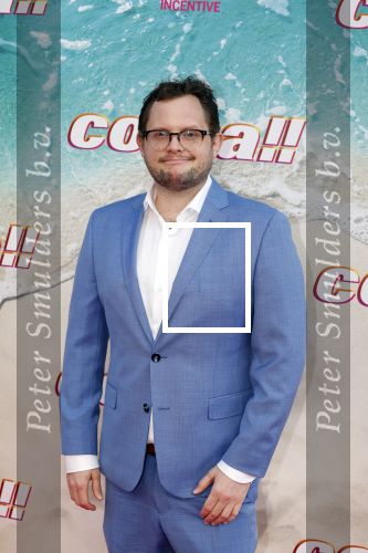 Amsterdam 20 april 2022
Premiere Costa in Tuschinski. Castleden oa , Katja Schuurman Abbey Hoes Soy Kroon Stephanie v Eer Oscar Aerts Sinan Eroglu Roeland Fernhout Tina de Bruin en Lisa Zweerman . De regisseur is Jon Karhaus en Diederik Jekel heeft het script geschreven.
