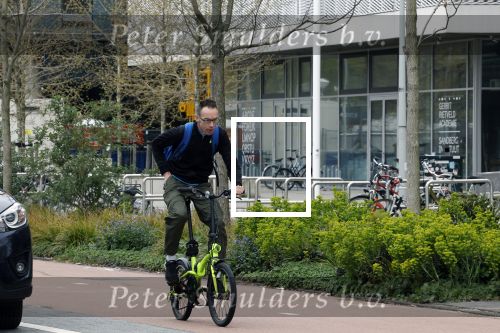 Amsterdam 15 april 2022
Dolf Jansen op zijn fiets in Amsterdam zuid