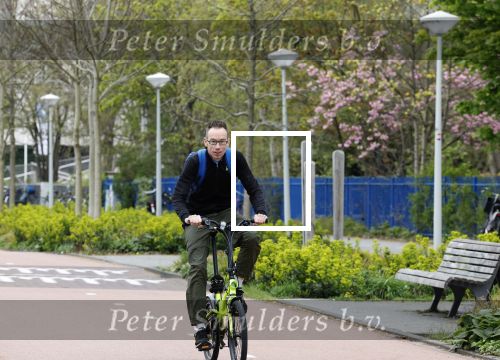 Amsterdam 15 april 2022
Dolf Jansen op zijn fiets in Amsterdam zuid