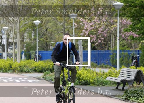Amsterdam 15 april 2022
Dolf Jansen op zijn fiets in Amsterdam zuid