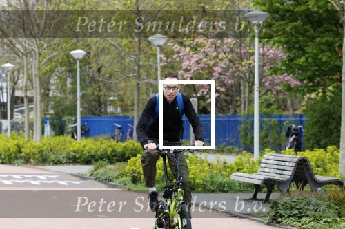 Amsterdam 15 april 2022
Dolf Jansen op zijn fiets in Amsterdam zuid