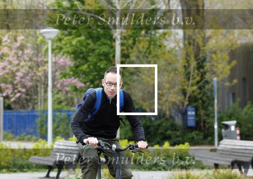 Amsterdam 15 april 2022
Dolf Jansen op zijn fiets in Amsterdam zuid