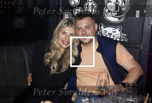 Amsterdam 27 april 2022
NFT DJ Owl (DJ Uil ) van privat Jet Piama Party komt tot leven als dj tijdens koninginnennacht . Hij Draait op het FEEV event samen met dj Marc benjamin . Founder van FEEV Duco Hiensch