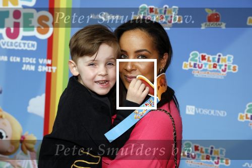 Amsterdam 1 mei 2022
Premiere 2 kleine kleutertjes bedacht door Jan Smit .
Dyantha Brooks met zoon en met een vriendin