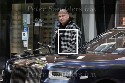 Amsterdam 23 april 2022
Amanda Balk met haar nieuwe vriend Edward den Hollander in Amsterdam bij Ferilli. Ze kwamen aanrijden met zijn Rolls Royce