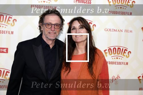 Amsterdam 10 mei 2022
Premiere Foodies in Tuschinski met oa Ilse warringa Holly Brood Sanne Langelaar Sanne Vogel Sinan Eroglu Quiah Shilue Roue Verveer en Johanna Hagen. Eric v Tijn kwam met zijn vrouw
