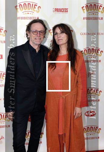 Amsterdam 10 mei 2022
Premiere Foodies in Tuschinski met oa Ilse warringa Holly Brood Sanne Langelaar Sanne Vogel Sinan Eroglu Quiah Shilue Roue Verveer en Johanna Hagen. Eric v Tijn kwam met zijn vrouw