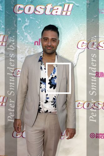 Amsterdam 20 april 2022
Premiere Costa in Tuschinski. Castleden oa , Katja Schuurman Abbey Hoes Soy Kroon Stephanie v Eer Oscar Aerts Sinan Eroglu Roeland Fernhout Tina de Bruin en Lisa Zweerman . De regisseur is Jon Karhaus en Diederik Jekel heeft het script geschreven. Fawrynotsawry