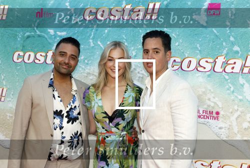 Amsterdam 20 april 2022
Premiere Costa in Tuschinski. Castleden oa , Katja Schuurman Abbey Hoes Soy Kroon Stephanie v Eer Oscar Aerts Sinan Eroglu Roeland Fernhout Tina de Bruin en Lisa Zweerman . De regisseur is Jon Karhaus en Diederik Jekel heeft het script geschreven. Fawrynotsawry