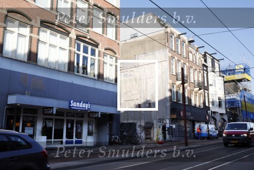 Amsterdam 26 april 2022
Ferry Doedens heeft een nieuw appartement gekocht 300 meter bij zijn oude appartement vandaan.