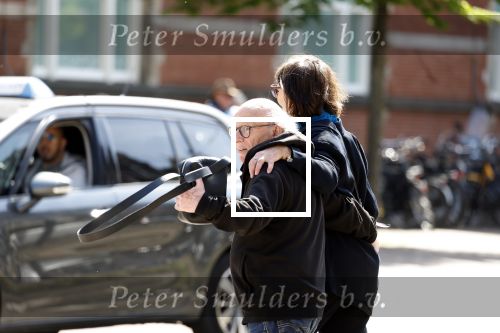 Amsterdam 9 mei 2022
Frans Weisz en zijn vrouw Regina Weisz wandelend door Amsterdam zuid