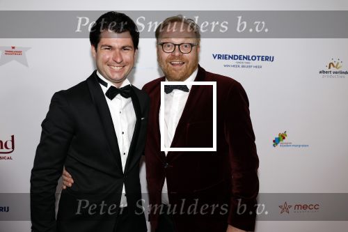 Maastricht 8 mei 2022
Premiere dagboek van en herdershond in het MECC .
Frits Huffnagel met een kennis