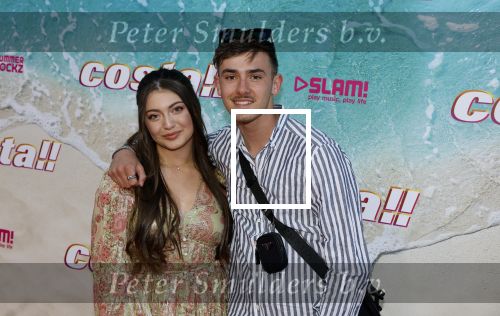 Amsterdam 20 april 2022
Premiere Costa in Tuschinski. Castleden oa , Katja Schuurman Abbey Hoes Soy Kroon Stephanie v Eer Oscar Aerts Sinan Eroglu Roeland Fernhout Tina de Bruin en Lisa Zweerman . De regisseur is Jon Karhaus en Diederik Jekel heeft het script geschreven. Gioia Parijs en Luca Ferron