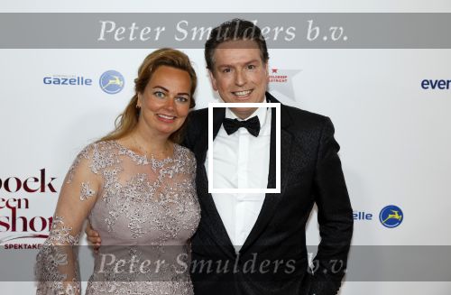 Maastricht 8 mei 2022
Premiere dagboek van en herdershond in het MECC .
Violist en orkestleider Guido Dieteren samen met echtgenote Wendy Kokkelkoren en hun kinderen